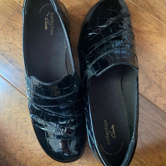 Collections by Clark Croco-patent leather wedge shoes. Gently Worn only twice. - Picture 2 of 4